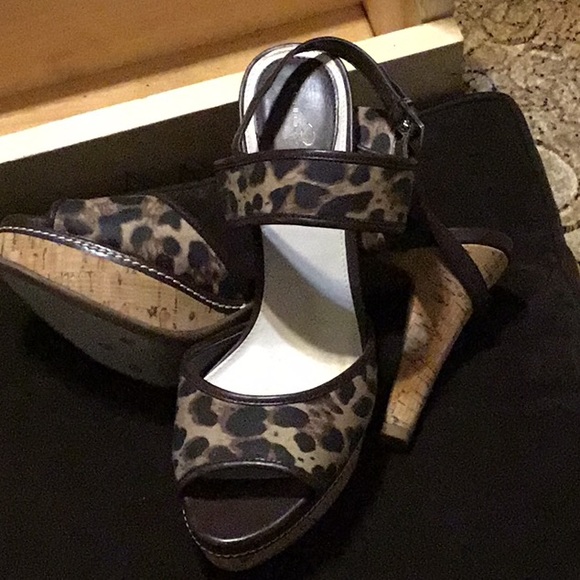 Shoes - Picture 3 of 8